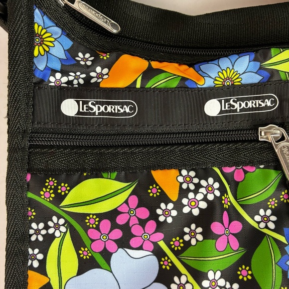 LeSportSac Deluxe Everyday “Colorful Garden” Bag Purse NWOT - Picture 3 of 8